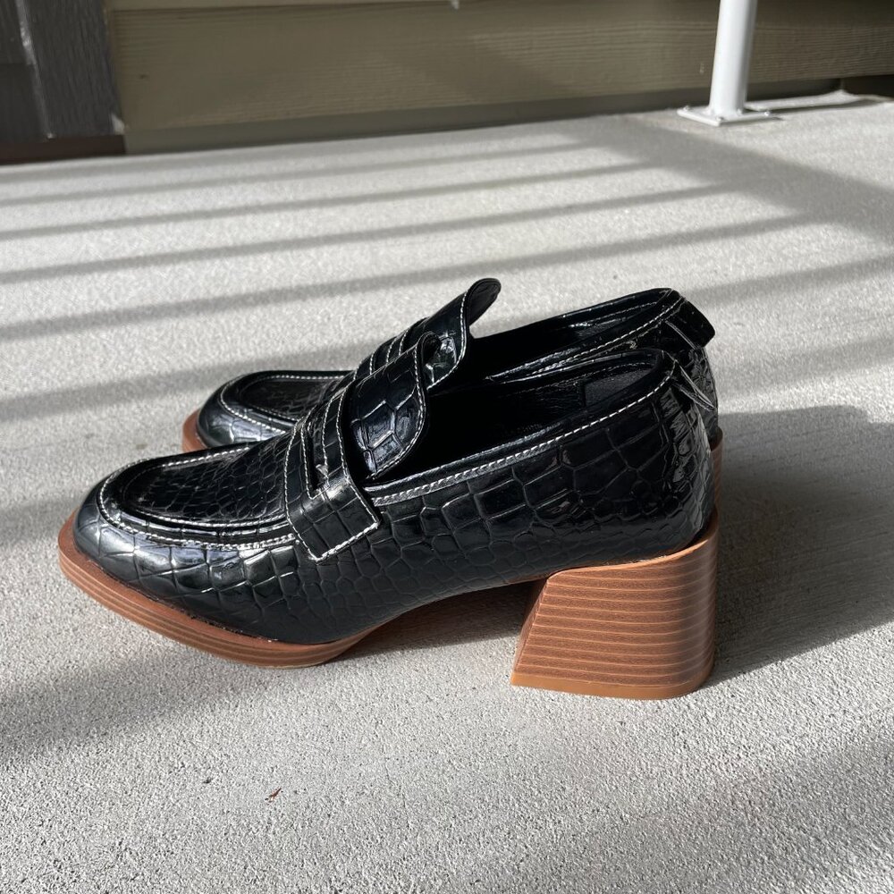 Urban Outfitters Lucy Croc Loafer - Picture 4 of 7